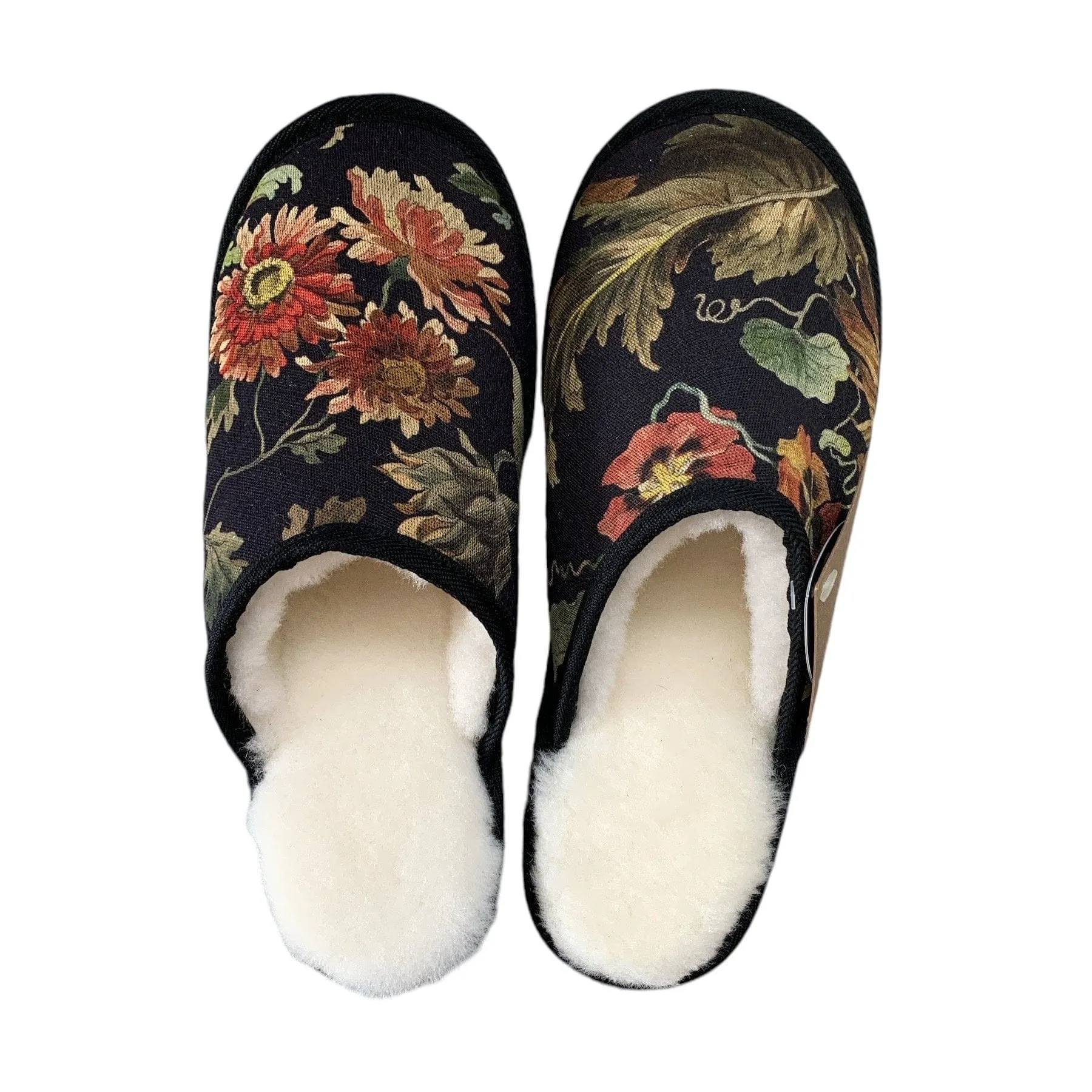 Red Daisy Large White Slippers