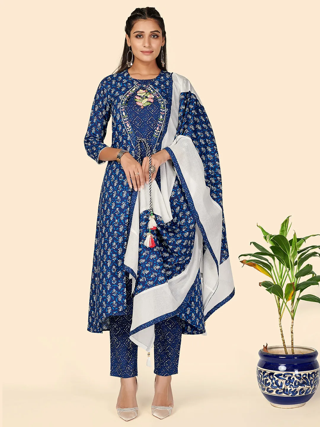Women'S Print & Hand Work Straight Cotton Blue Stitched Kurta Set (Pack Of 4)